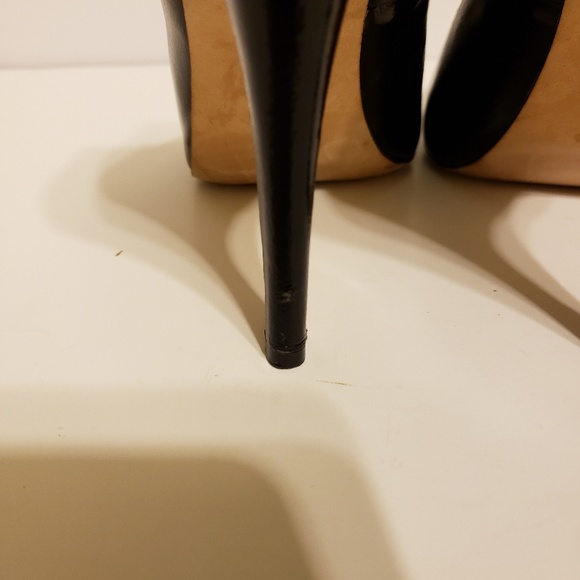 Dolce Vita Patent Leather Pumps 8 - Picture 5 of 8